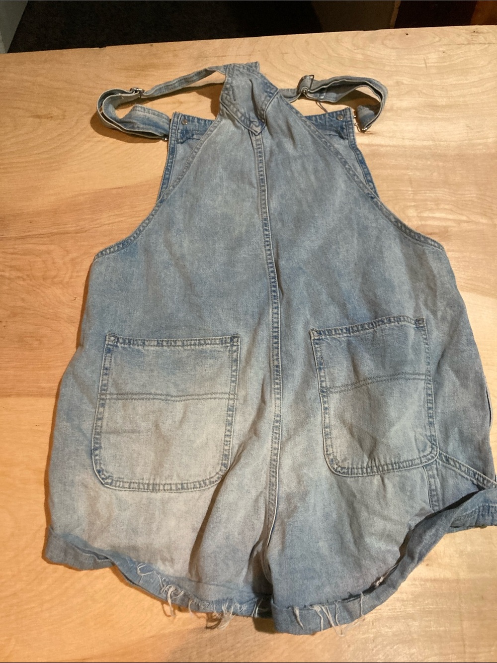 We the free light wash overall shorts!! - Picture 8 of 10